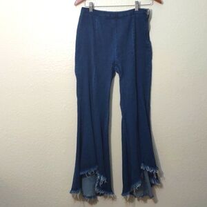 SLIGHTLY USED ZARA WOMAN MID RISE WIDE LEG FRAYED JEANS SIZE M